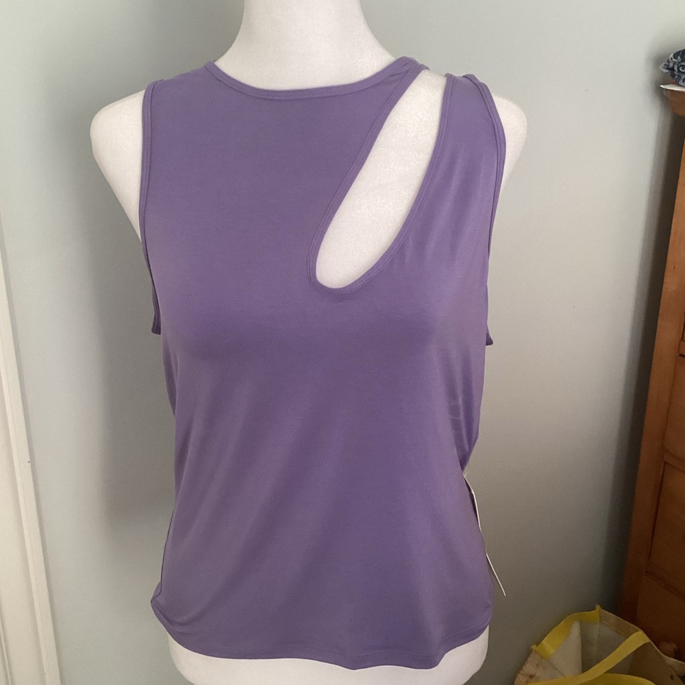 Lululemon cut out shoulder yoga tank, sz 10, lavender - Picture 5 of 6